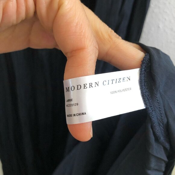 MODERN CITIZEN Solange Crinkled Maxi Dress in Navy Size Large - Picture 7 of 9